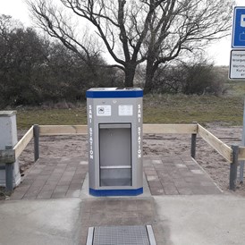 Wohnmobilstellplatz: Neue Sani-Station  münzbetrieben, Münzen erhältlich beim Kassierer - Stellplatz Sehlendorfer Strand