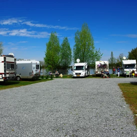 Wohnmobilstellplatz: Stellplatz am Lago Laprello