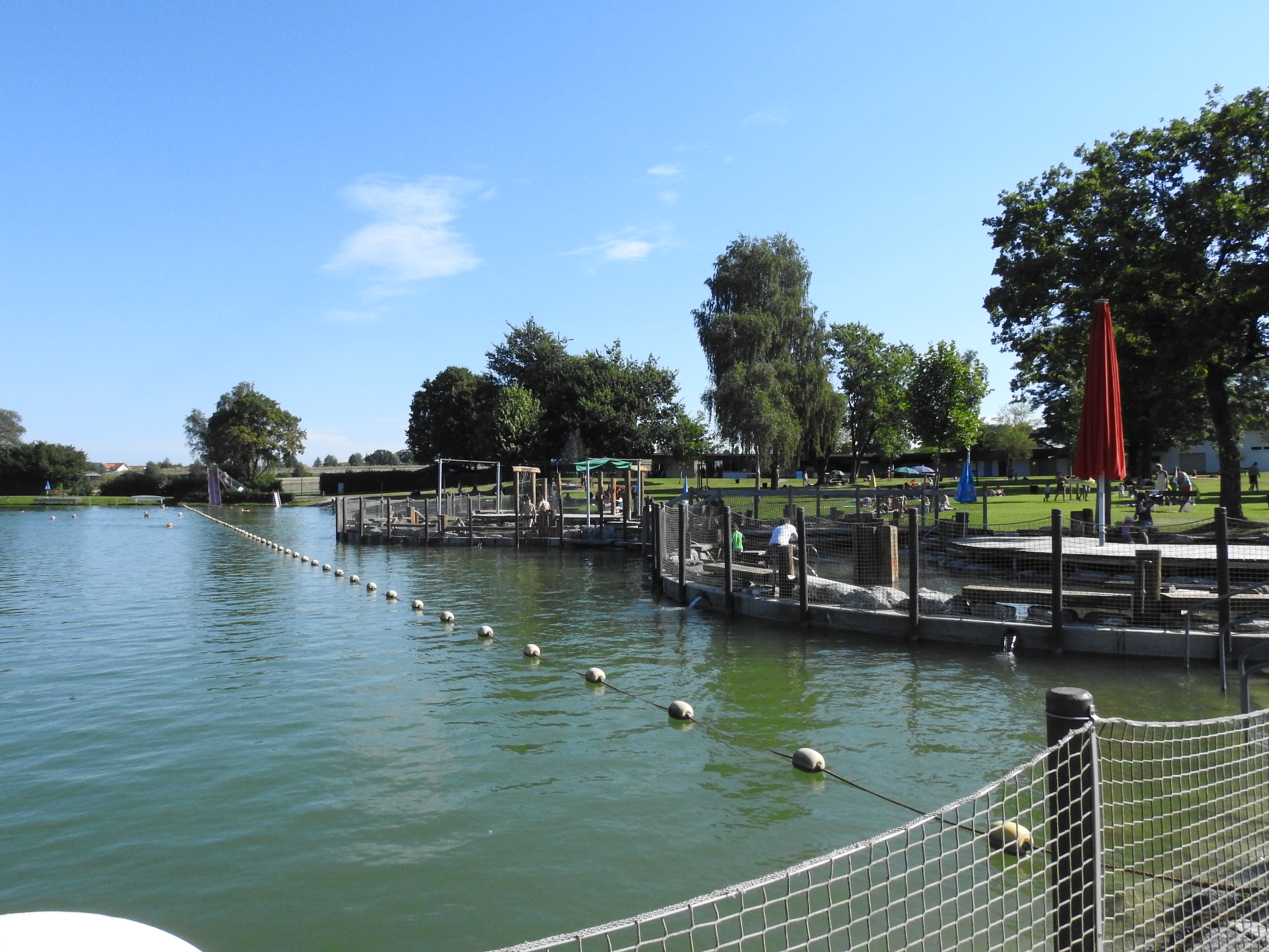 Naturfreibad Uttenweiler | Wohnmobilstellplatz In Deutschland | Baden ...