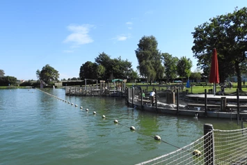 Wohnmobilstellplatz: Naturfreibad Uttenweiler