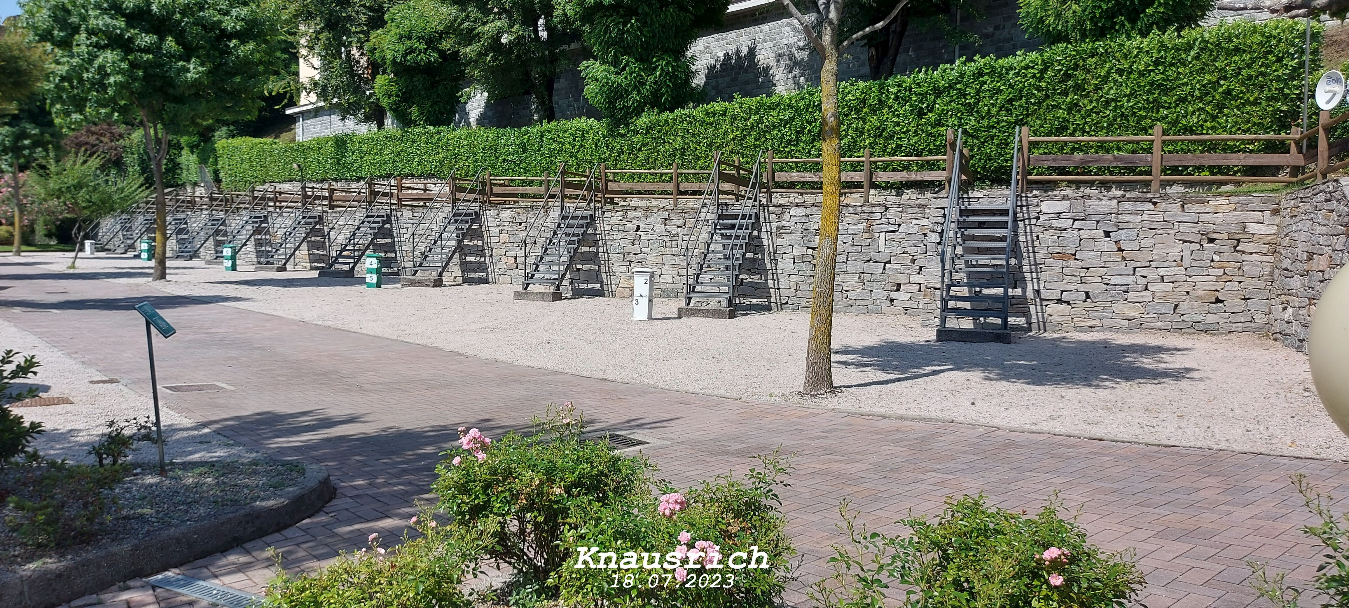 Wohnmobilstellplatz: Area Camper Super Attrezzata