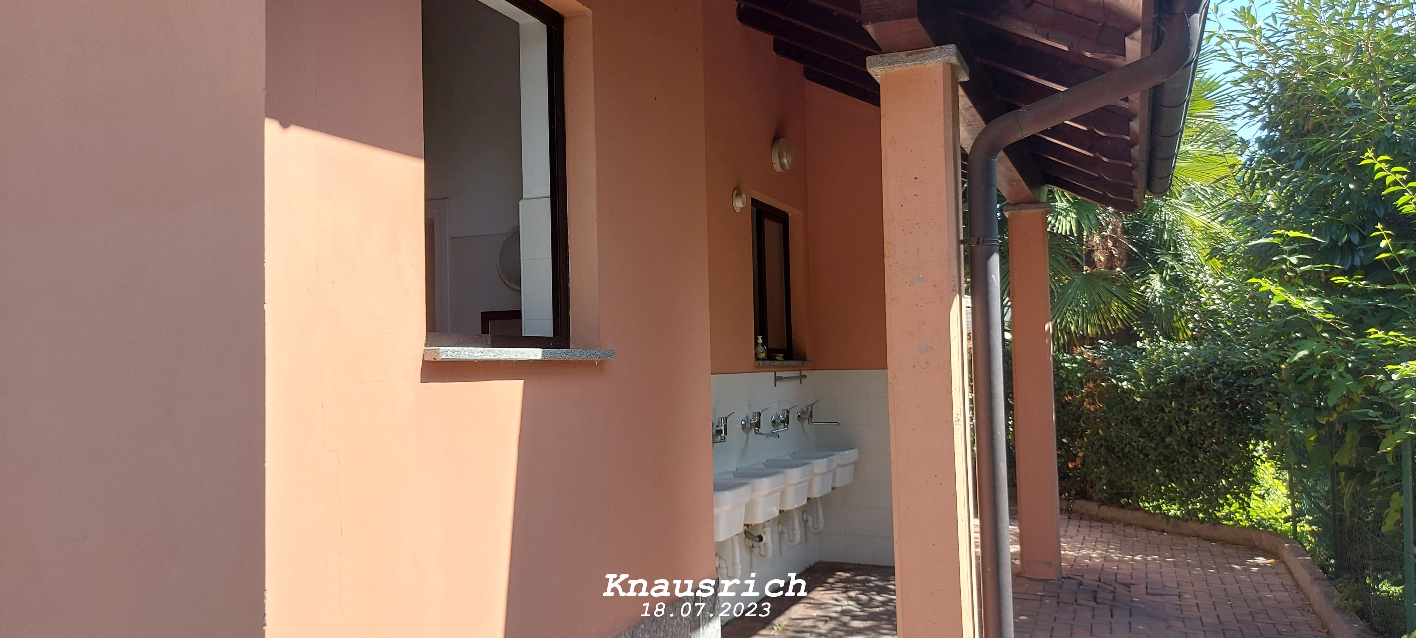 Wohnmobilstellplatz: Area Camper Super Attrezzata