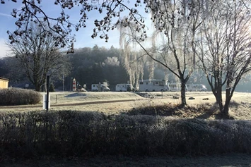 Wohnmobilstellplatz: Auch im Winter ist es wunderschön am Twistesee. Die Ruhe in der einmaligen Naturlandschaft genießen. - Reisemobilhafen Twistesee