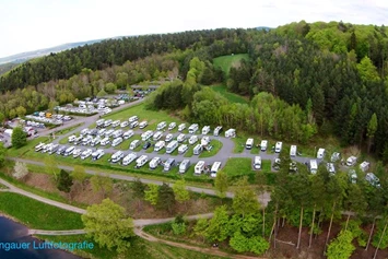 Wohnmobilstellplatz: Mitten in der Natur, direkt am See und doch nur 100 Meter vom Ort Entfernt! - Reisemobilhafen Twistesee