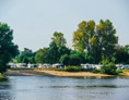 Wohnmobilstellplatz: Idyllischer Wohnmobilpark - Wohnmobilpark Stover Strand bei Hamburg an der Elbe