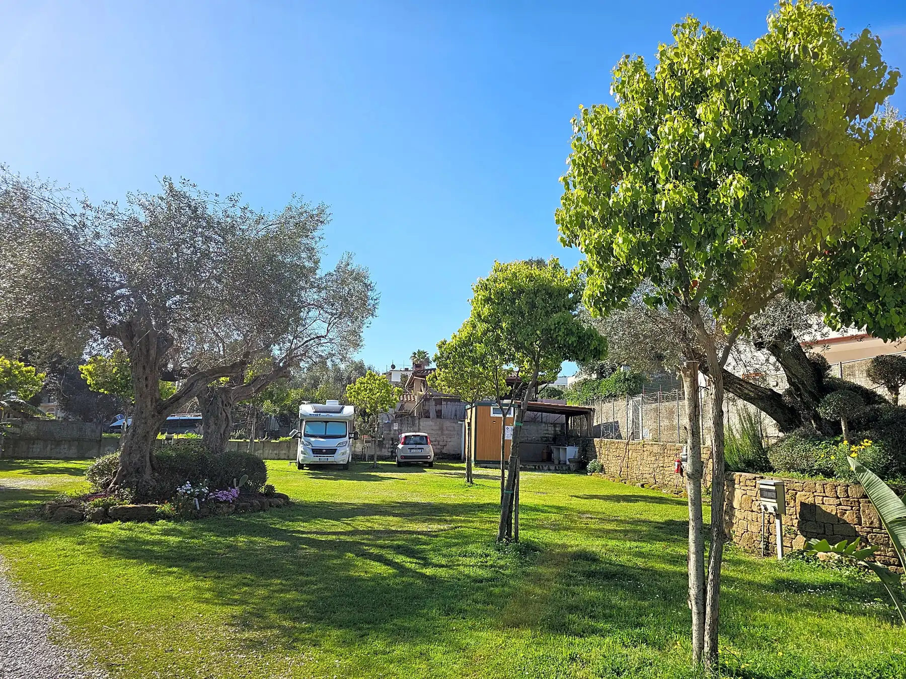 Wohnmobilstellplatz: Parkplatz The Green Corner