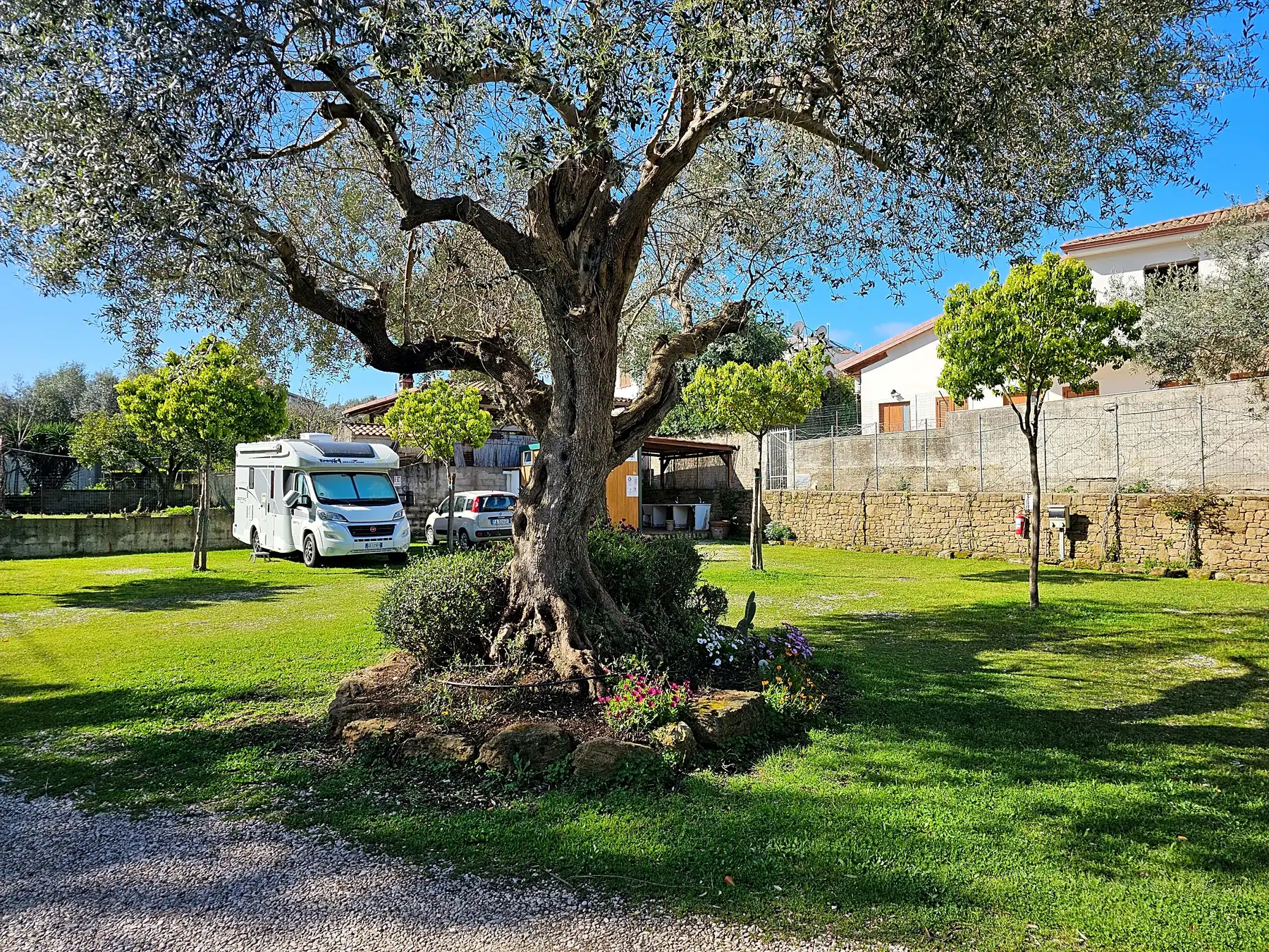 Wohnmobilstellplatz: Parkplatz The Green Corner
