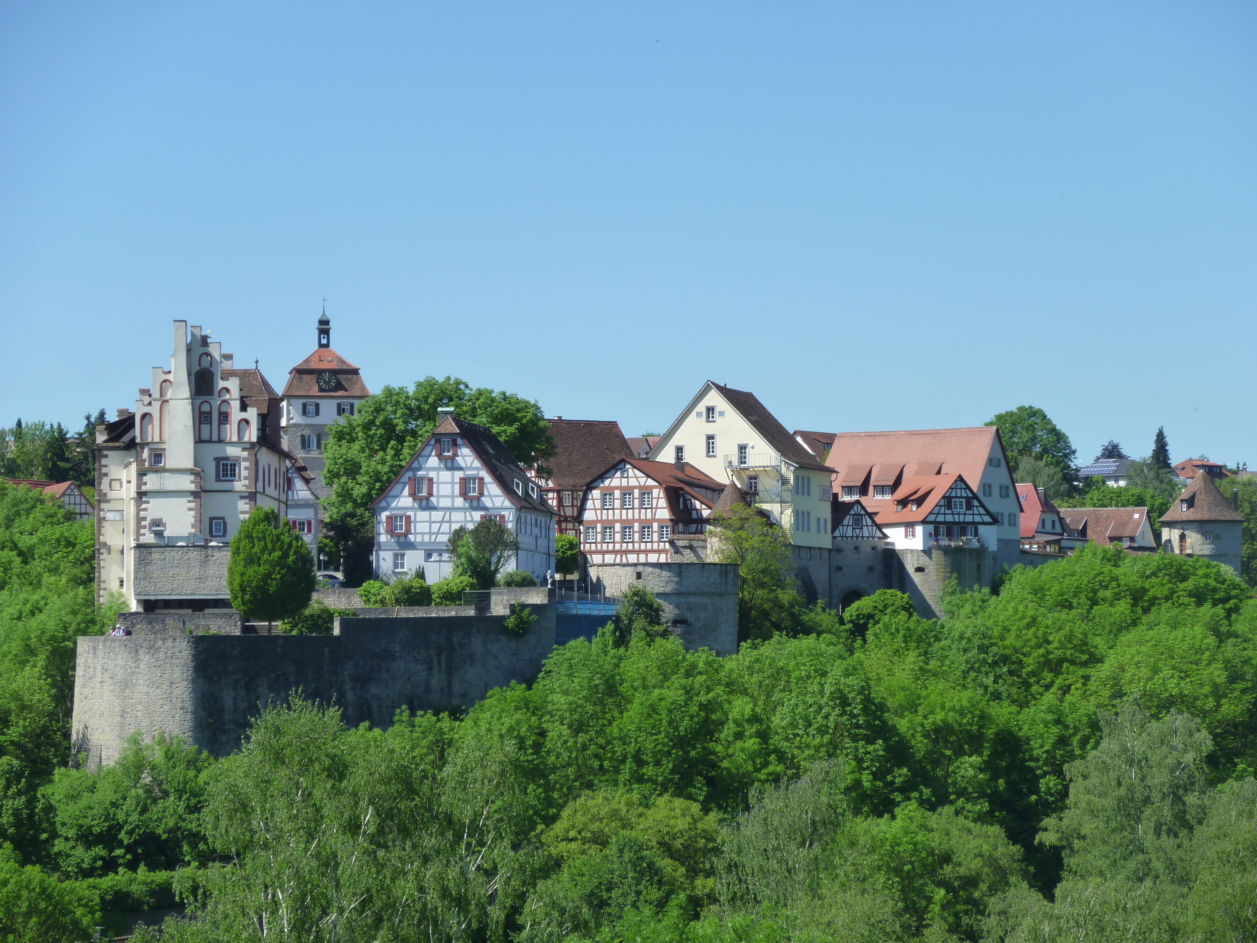 Reisemobilstellplatz - Langenburg - Mittelalterliche Kulisse von Vellberg - Wohnmobilstellplatz Freibad Vellberg
