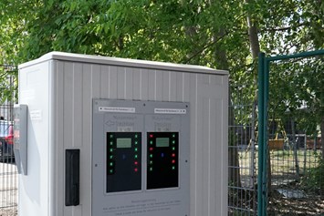 Wohnmobilstellplatz: Professioneller Stromverteilerkasten für 24 Steckdosen. - Wohnmobilstellplatz Leipzig Zentrum und Zoo
