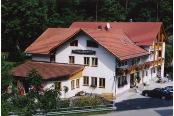 Wohnmobilstellplatz: Restaurant-Pension Weihermühle
