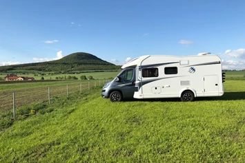 Wohnmobilstellplatz: Am Stellplatz - Říp - Mnetěš