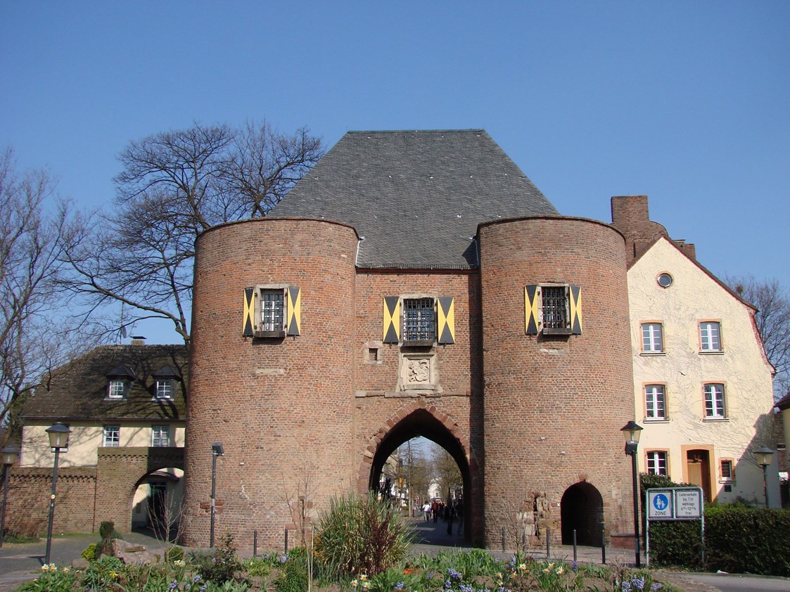 Wohnmobilstellplatz: Aachener Tor - Wahrzeichen der Kreisstadt Bergheim - Bergheim-Paffendorf