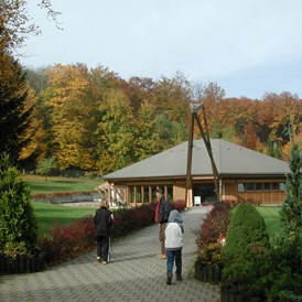 Wohnmobilstellplatz: Centre accueil "Les Grottes" - Camping "Les Grottes"