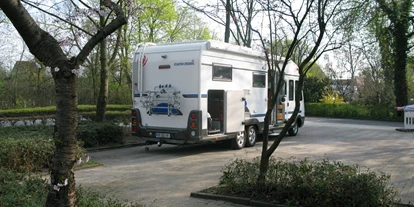 Parkeerplaats voor camper - Art des Stellplatz: eigenständiger Stellplatz - Nordkirchen - Quelle: http://www.sendenhorst.de - Parkplatz am Hallenbad