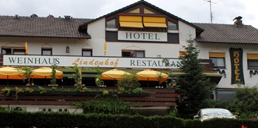 Reisemobilstellplatz - PLZ 63897 (Deutschland) - Gratisübernachtung mit Ihrm Wohnmobil oder Wohnwagen auf unserem gepflegtem Hotelparkplatz vom Hotel bei Nutzung des Restaurants - Hotel-Restaurant Lindenhof