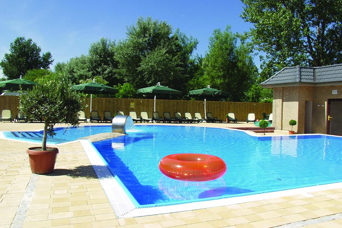 Wohnmobilstellplatz: Swimmingpool - Wohnmobilpark Wulfener Hals