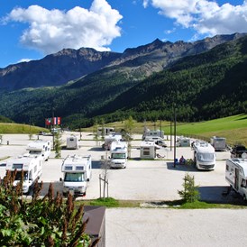 Wohnmobilstellplatz: Direkt vom Caravanpark Schnals startet man zu Wanderungen auf Almen und Gipfel in den Ötztaler Alpen. - Caravanpark Schnals - Senales