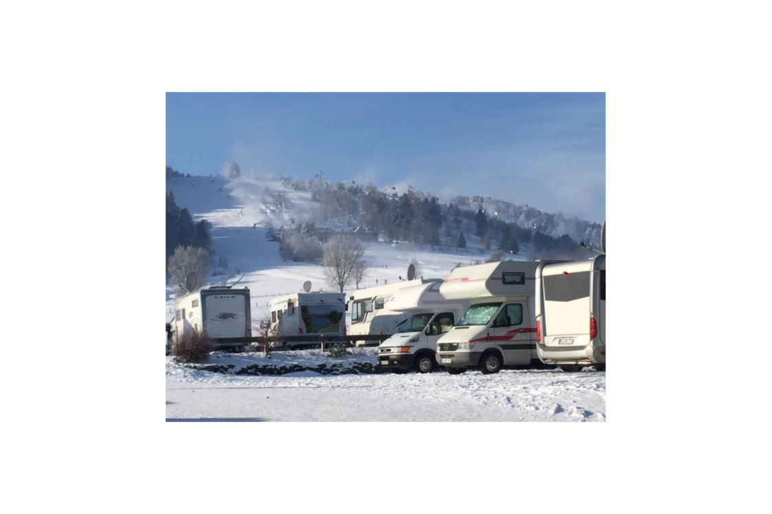 Wohnmobilstellplatz: Im Skigebiet. Nächste Lifte in 400 M - Wohnmobilpark Willingen