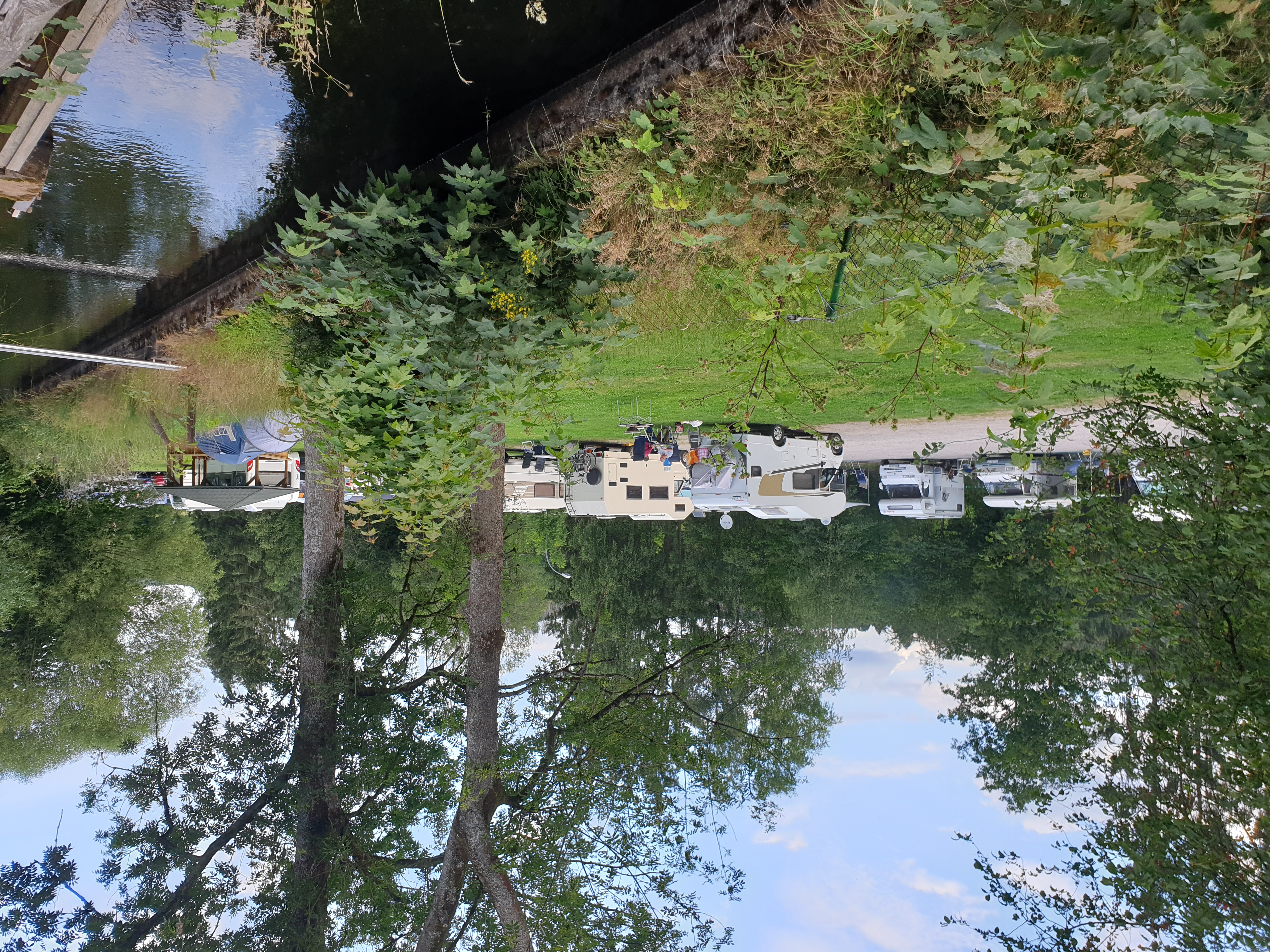 kampeerplaats voor campers - Duderstadt - Wohnmobilplatz mit Graben - Campingplatz Eulenburg