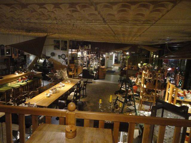 Reisemobilstellplatz: Stellplatz auf dem Fairhandelshaus-Anwesen