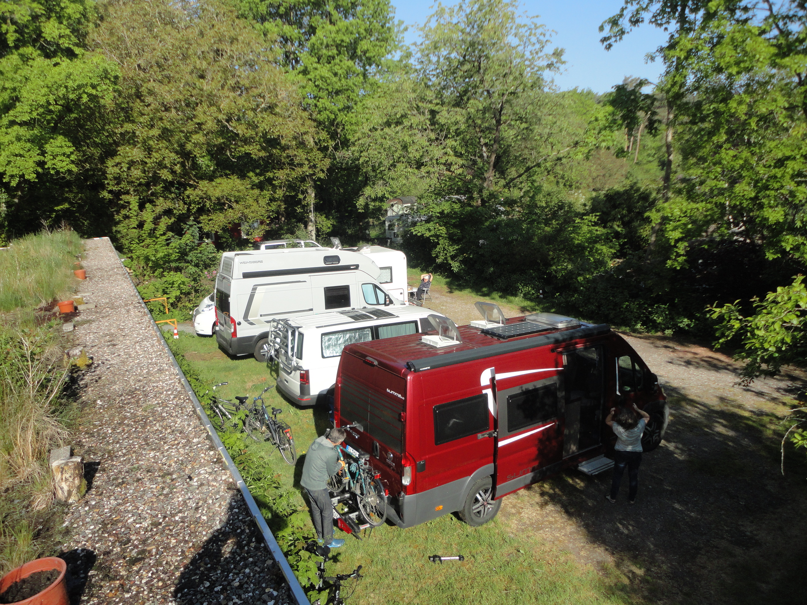 Reisemobilstellplatz: Stellplatz auf dem Fairhandelshaus-Anwesen