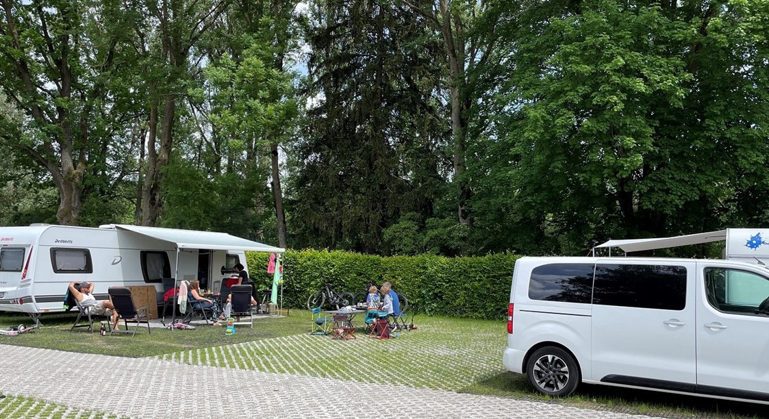 Wohnmobilstellplatz: Deluxe - Park Camping Iller
