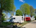 Wohnmobilstellplatz: Stellplatz Norderelbe 1. Reihe - Wohnmobilhafen Elbepark Bunthaus Hamburg