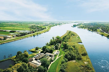 Wohnmobilstellplatz: Die Bunthäuser Spitze zwischen den Elbarmen Norder- & Süderelbe im Ortsteil Moorwerder gehört zu Hamburg-Mitte! - Wohnmobilhafen Elbepark Bunthaus Hamburg