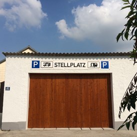Wohnmobilstellplatz: Privater Stellplatz - Am Maibaum Denkendorf