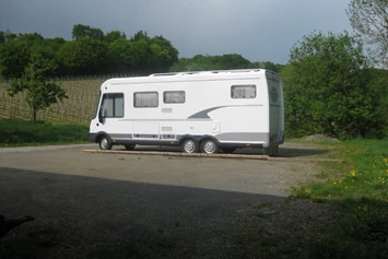 Wohnmobilstellplatz: Gasthaus / Weinbau Zinner Prüßberg