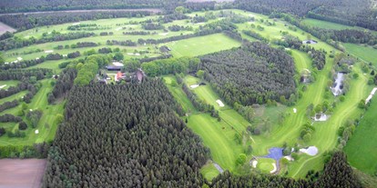 Motorhome parking space - Golf - Lüneburger Heide - Golfpark Soltau Stellplatz inkl. Duschen / Toiletten