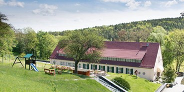 Reisemobilstellplatz - Stadtlengsfeld - Außenanlage - Stellplatz am Land- und Golfhotel "Alte Fliegerschule"