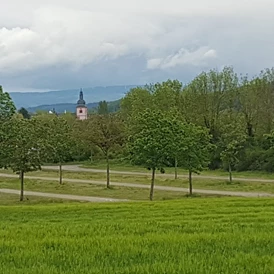 Wohnmobilstellplatz: Die St. Markuskirche im Stadtzentrum ist über einen rund 10minütigen Spaziergang erreichbar - Wohnmobilstellplatz Zweibächen am Lieserpfad