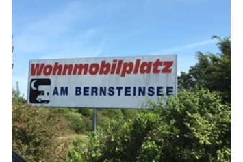 Wohnmobilstellplatz: Stellplatz am Bernsteinsee