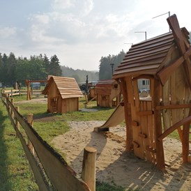 Wohnmobilstellplatz: Bauernhof-Spielplatz - Gläserner Bauernhof 