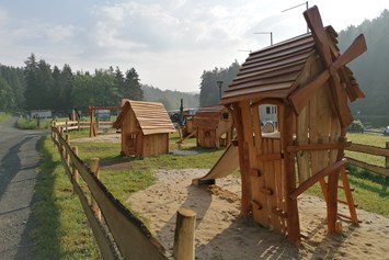Wohnmobilstellplatz: Bauernhof-Spielplatz - Vogtlandcamping