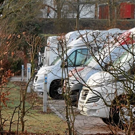 Wohnmobilstellplatz: Stellplätze mit Stromanschluss - Wohnmobil-Stellplatz Lörrach-Basel