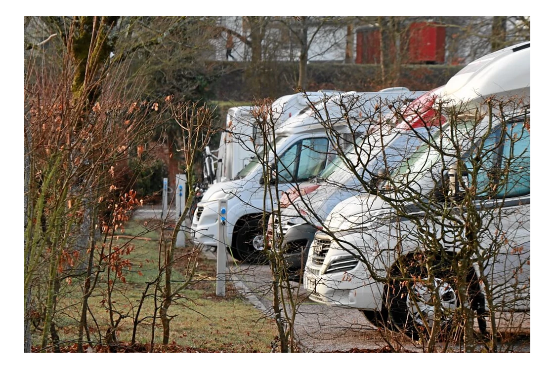 Wohnmobilstellplatz: Stellplätze mit Stromanschluss - Wohnmobil-Stellplatz Lörrach-Basel