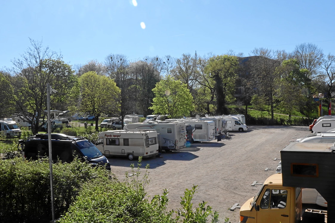 Wohnmobilstellplatz: Der Stellplatz vor dem Campingplatz - Wohnmobil-Stellplatz Lörrach-Basel