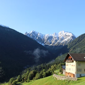 Wohnmobilstellplatz: hepi Lodge Stellplätze mit Weitblick