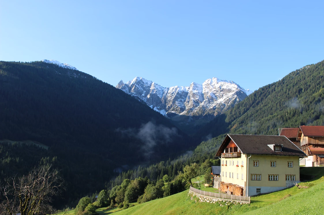 Wohnmobilstellplatz: hepi Lodge Stellplätze mit Weitblick