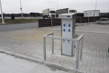 Wohnmobilstellplatz: Dock Stop Ver- und Entsorgungsstation - MOL Batrovci Tankstelle/Stellplatz