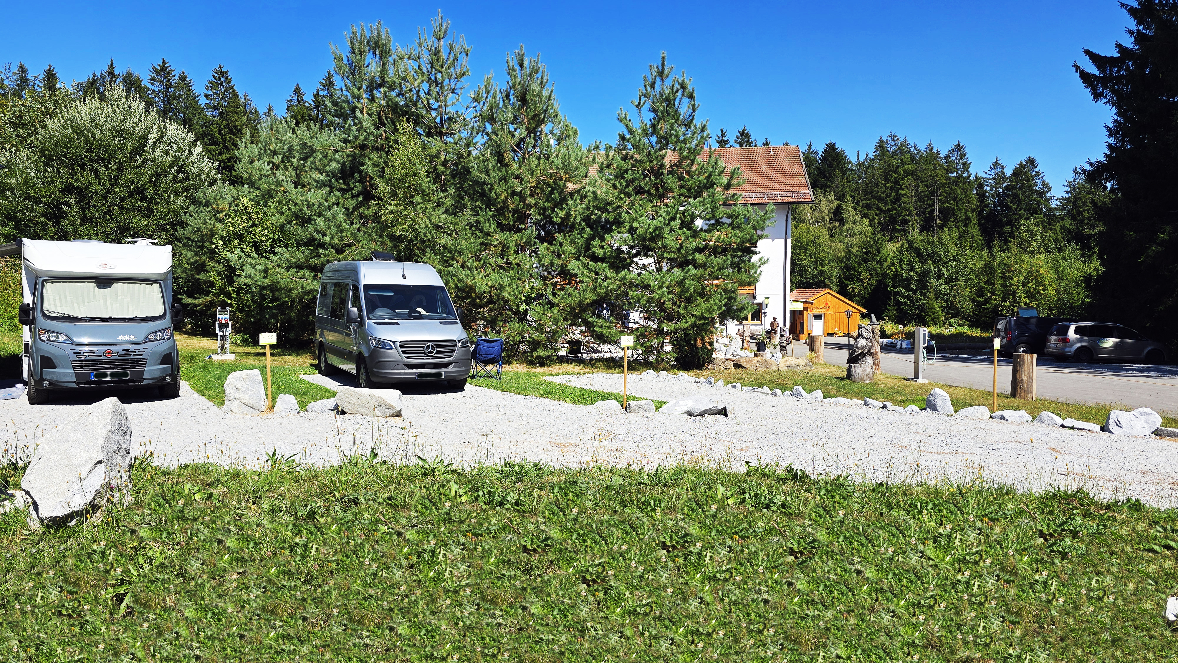 Wohnmobilstellplatz: Stellplatz Deluxe mit Grünfläche - pfefferHÄUSL Hotelpension · Restaurant · Camping
