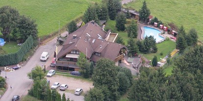 Reisemobilstellplatz - PLZ 51515 (Deutschland) - Letztes Haus in einer Sackgasse im reinen Wohngebiet. - Eifgen- Sauna