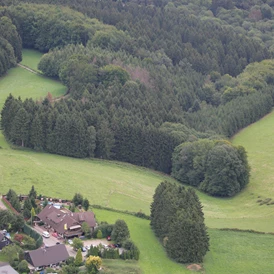 Wohnmobilstellplatz: Direkt am Wanderweg A3 in Richtung Altenberger Dom. ( Ehemaliges Zisterzienserkloster) - Eifgen- Sauna