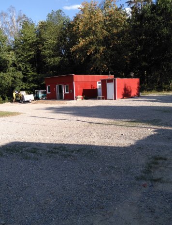 Wohnmobilstellplatz: Anmeldung+  Sanitär - Wohnmobilstellplatz Rastenberg