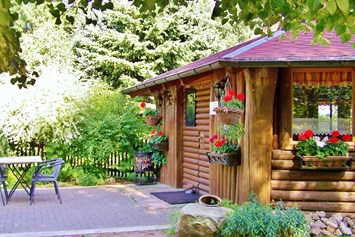 Wohnmobilstellplatz: Wiesenhütte mit Biergarten - Freizeit- und Campingpark Thräna