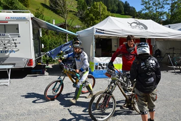 Wohnmobilstellplatz: Stellplatz an der Talstation - Wiriehornbahnen AG - Diemtigtal