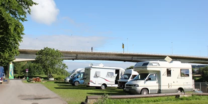 Place de parking pour camping-car - öffentliche Verkehrsmittel - Heeßen - Stellplatz Vlotho Hafen
