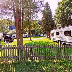 Wohnmobilstellplatz: Camping Fuldaschleife bei Kassel für Gespanne geeignet - Camping Fuldaschleife
